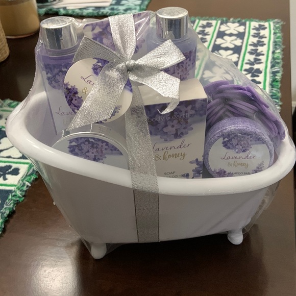 Body & Earth Other - 🌟 Host Pick 🌟Body & Earth Bubble Bath Set